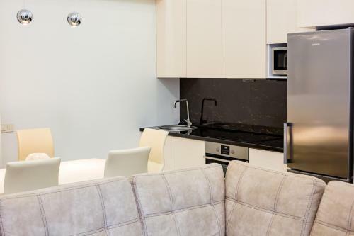 Deluxe Apartment In Doroshenka, 17