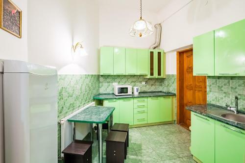 Apartamento Three Bedrooms On Square Rynok Near Vernissage