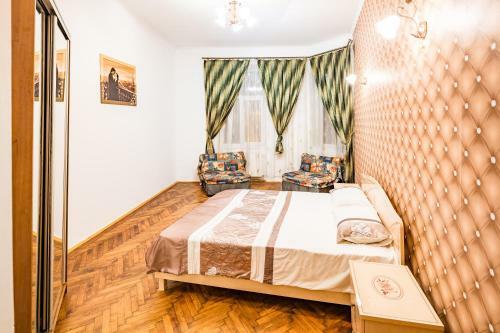 Apartamento Three Bedrooms On Square Rynok Near Vernissage