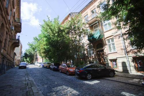 Central Apartment Near The Park