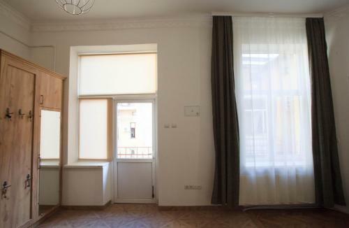 Central Apartment Near The Park
