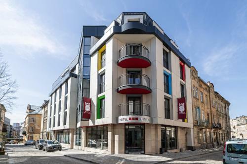 Hotel Reikartz Mural Lviv