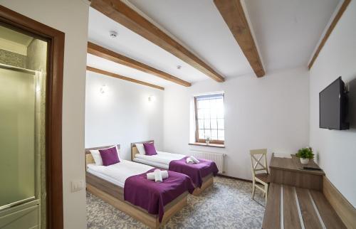 Coin Hotel