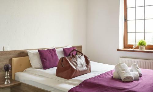 Coin Hotel