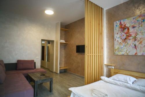 Apartment On Drohobycha 4
