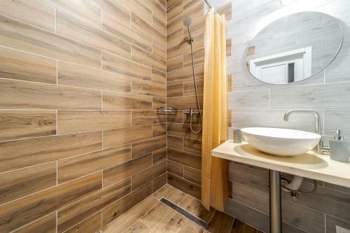Apartamento Inlvivapartment On Popovycha Str