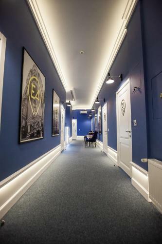 E4 Hotel