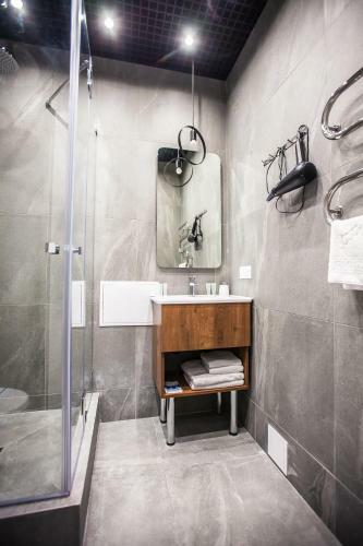 E4 Hotel