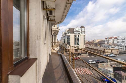 Two-bedroom Apartment With Balcony And Kitchen