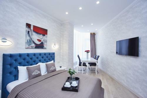 Panoramic Plaza Apartments