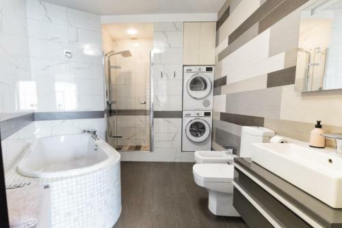 Panoramic Plaza Apartments