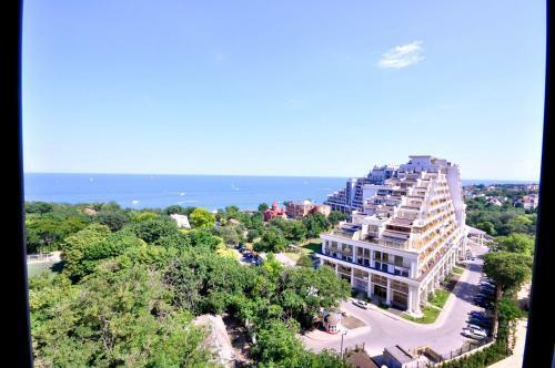 Panoramic Plaza Apartments