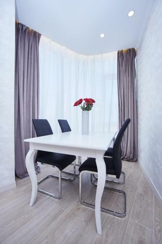 Panoramic Plaza Apartments