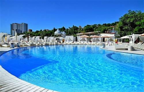 Panoramic Plaza Apartments