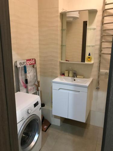 Apart Odessa Pearl 8