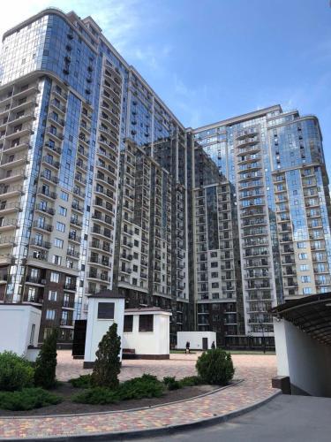 Apart Odessa Pearl 8