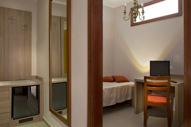 American Hotel