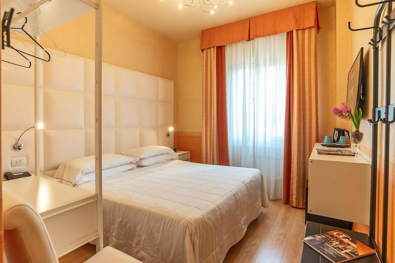 Hotel Jane