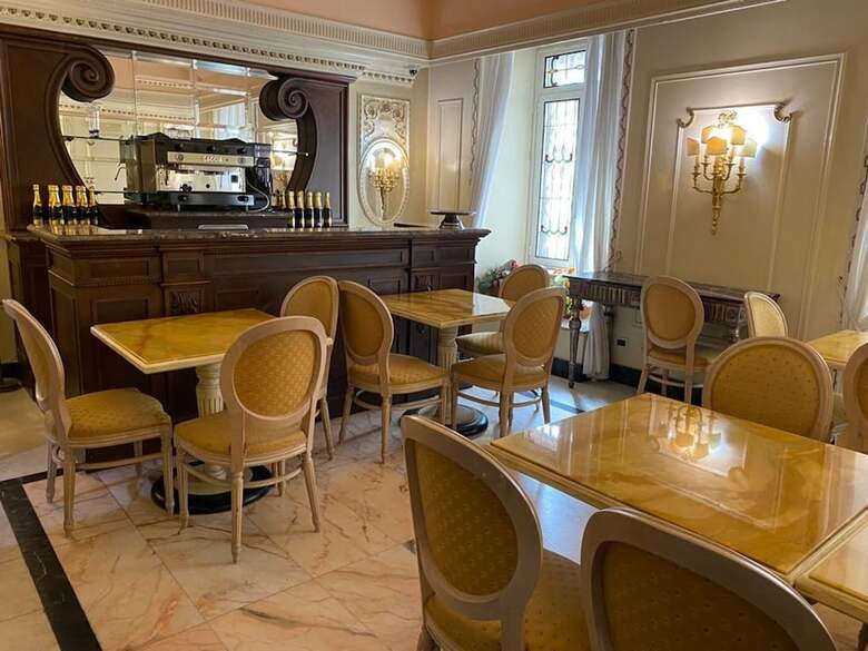 Hotel Champagne Palace