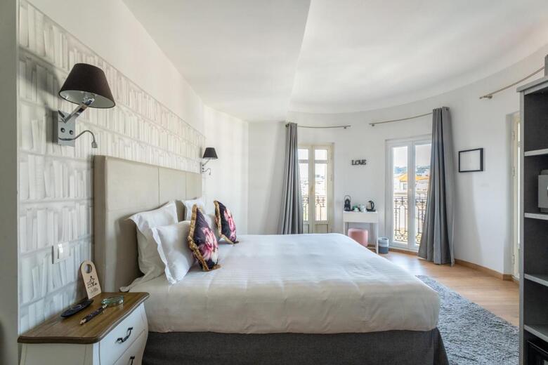 Nouvel Hotel Kinzy