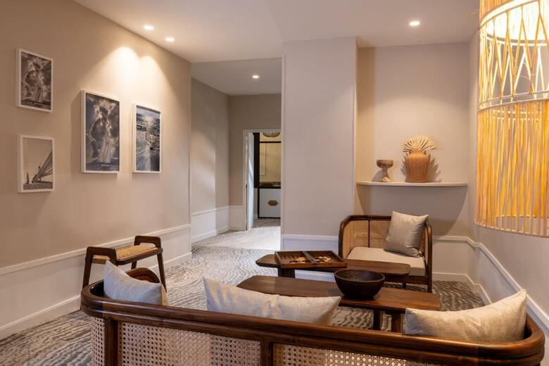 Hotel Crisol Lumi�re