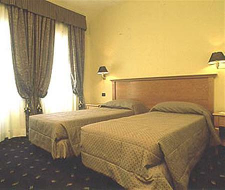 Hotel Diplomatic