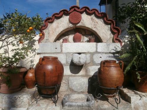 Hostal Mystras Castle Town