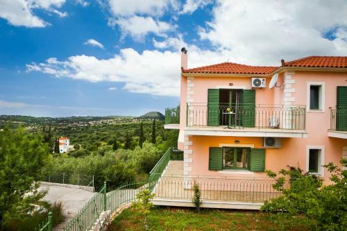 Trapezaki Captains Villa