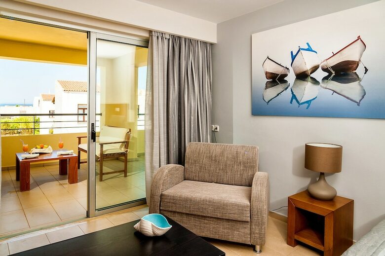 Aparthotel Bella Pais