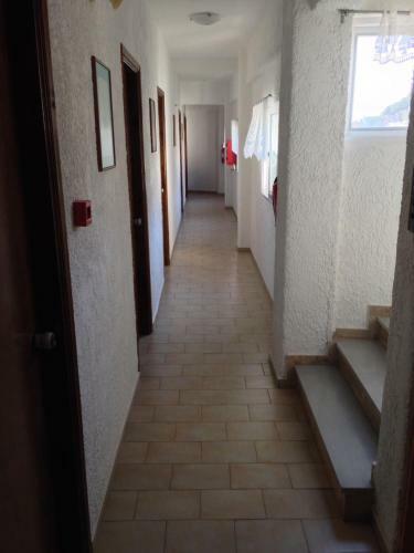 Hostal Oinoi Hotel