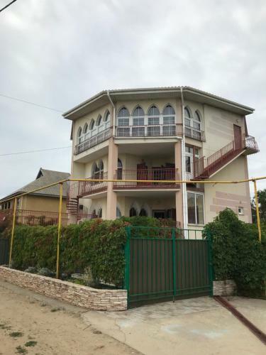 Villa Julia Carolino Bugaz