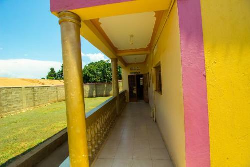 Hillview Hotel