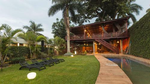 Hotel Humura Resorts