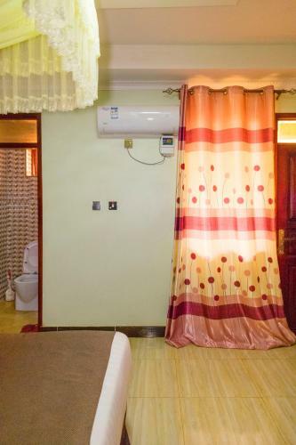 Strikers Hotel