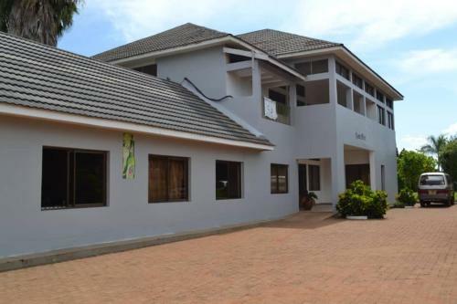 Kumi Hotel