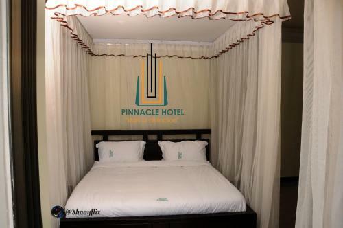 Pinnacle Hotel