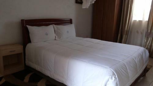 St Lira Hotel