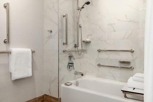 Valley Hotel Homewood Birmingham - Curio Collection By Hilton