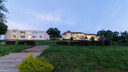 Hostal Room In Bb - Trendy Deluxe Single Rooms In Masaka - 1