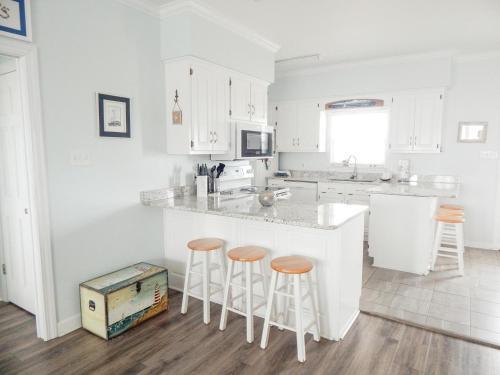 042 North Shore Home