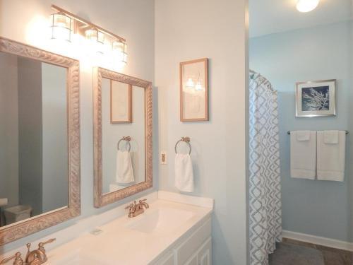 042 North Shore Home