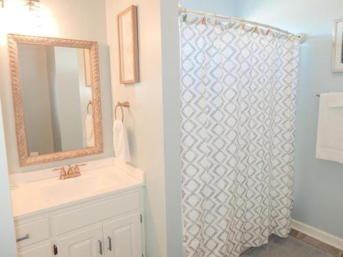 042 North Shore Home