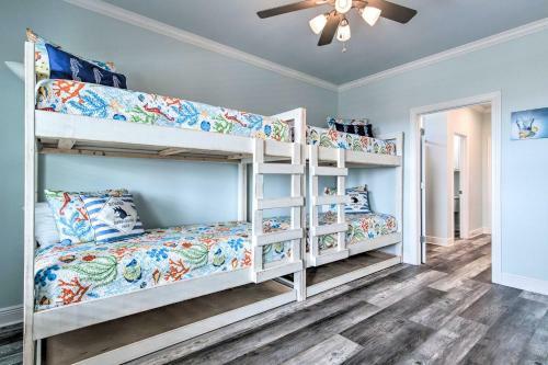 Luxe Spacious Stilted Home With Kayaks Walk To Beach