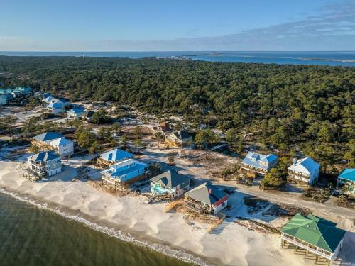 025 The Sanderling Home