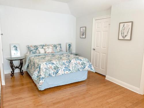 021 Petite Dauphine Home