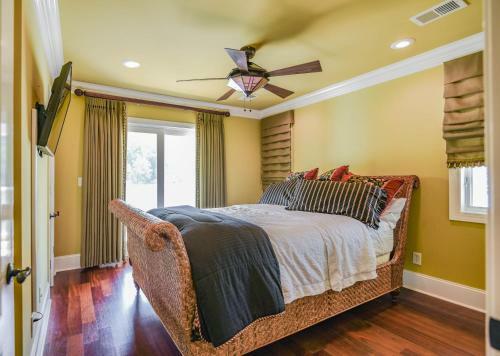 Large Home On Private Peninsula With Hot Tub + Sauna! Home
