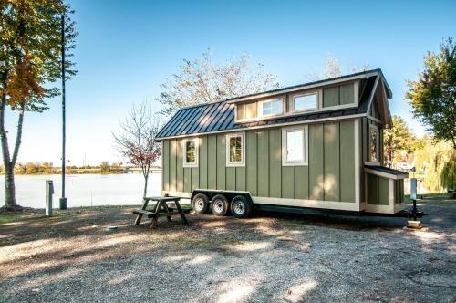 Windsor Cottage At River Rocks Landing Bungalow