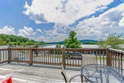 Apartamento Condo Overlooking The Marina At River Rocks Landing