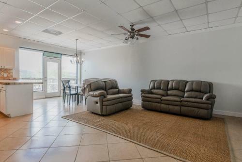 Apartamento Condo Overlooking The Marina At River Rocks Landing