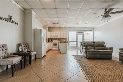Apartamento Condo Overlooking The Marina At River Rocks Landing